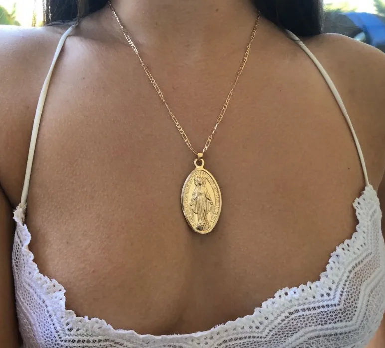 Maria Pendant – Necklaces